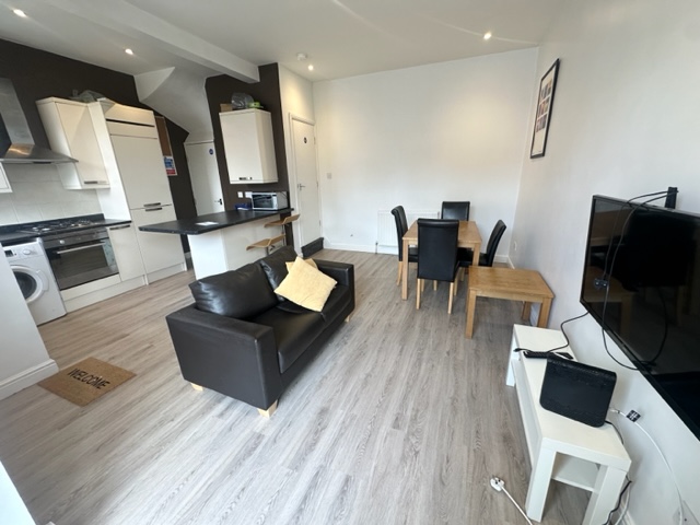 Wrangthorn Terrace Hyde Park, Leeds photo 3