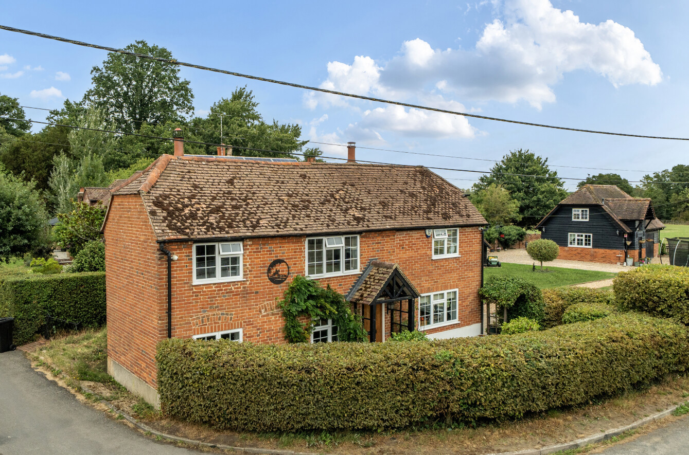 4 bed detached house for sale