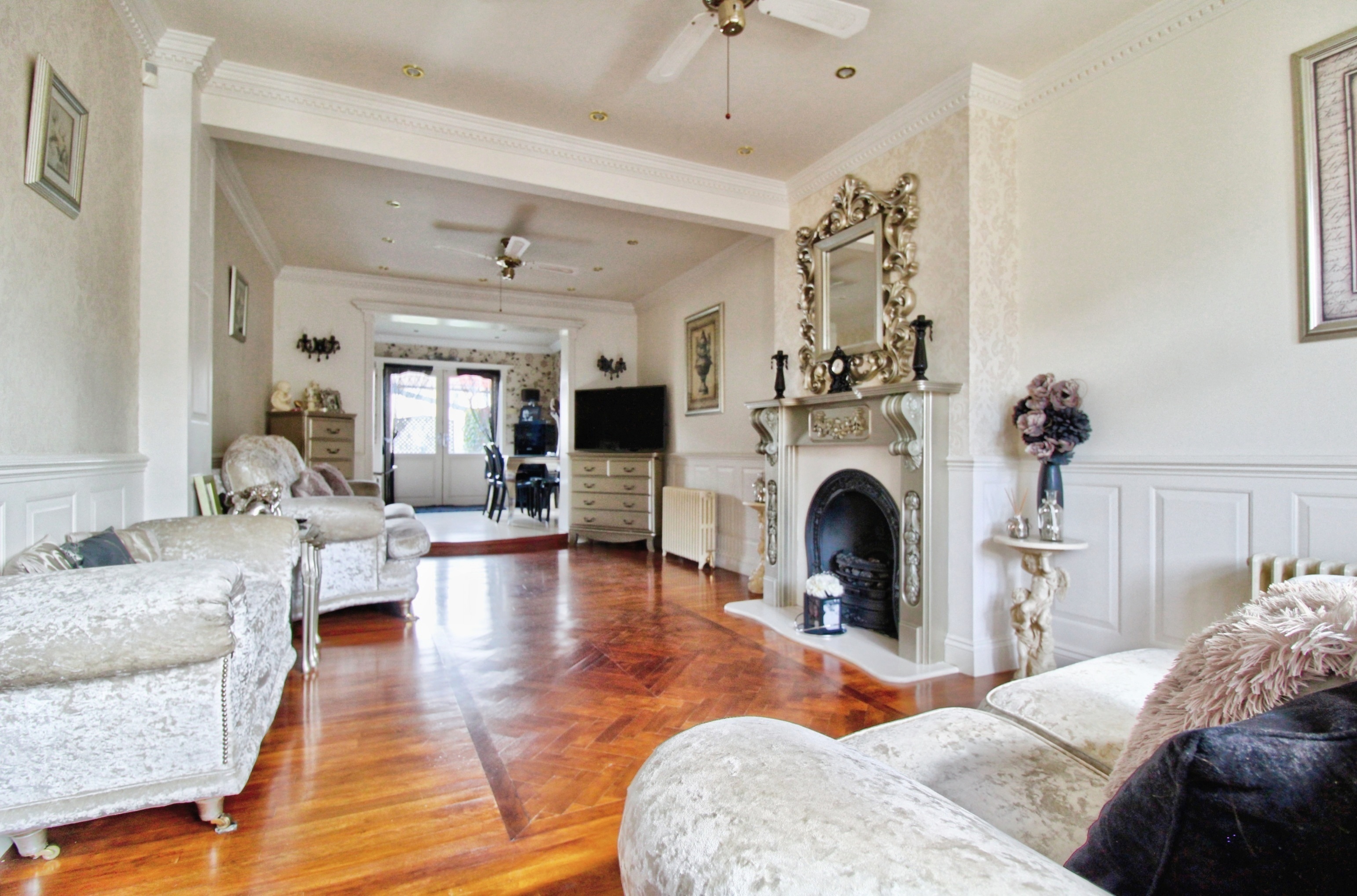 65, Gainsborough Road, Rainham photo 4