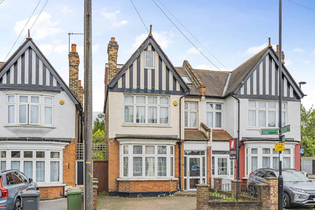 208, Bellingham Road, London photo 4