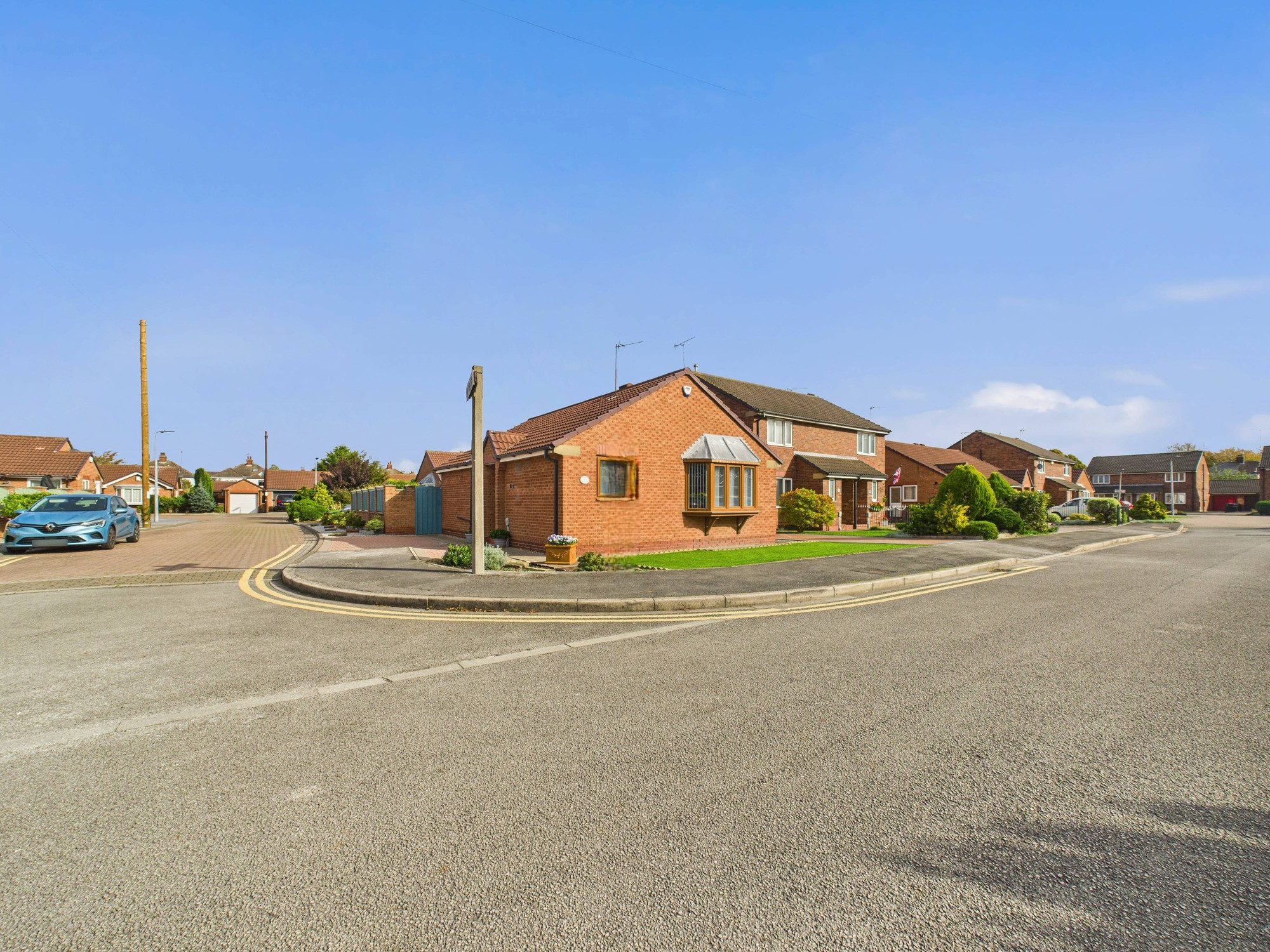 2-bed bungalow on 2, Pear Tree Close, Hull, £260,000