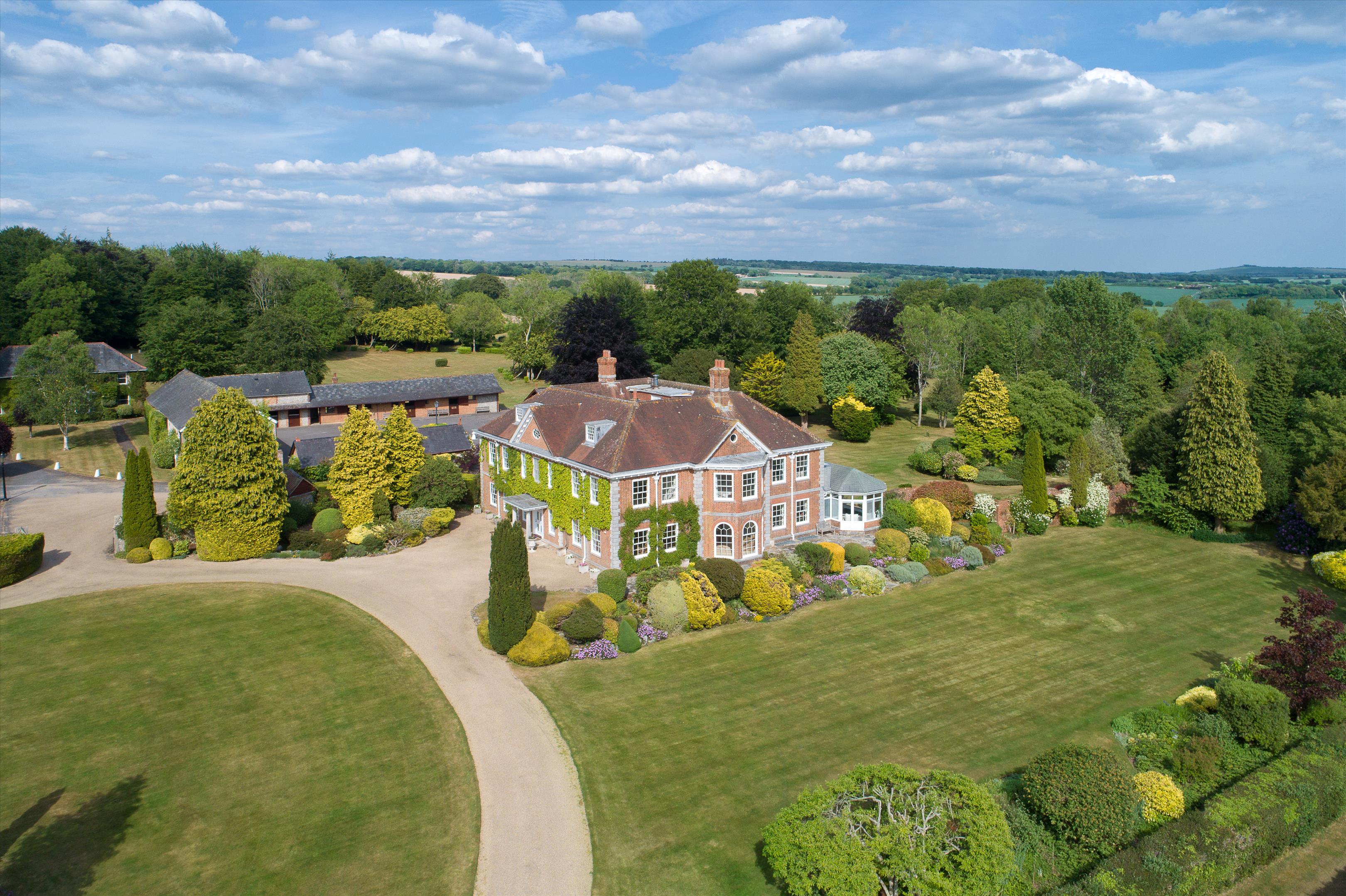 5 bedroom detached house for sale 0