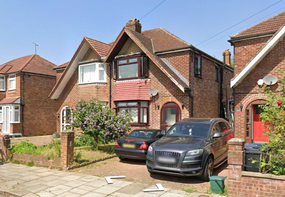 Room 2, 3, Woodrow Close, Greenford photo 4