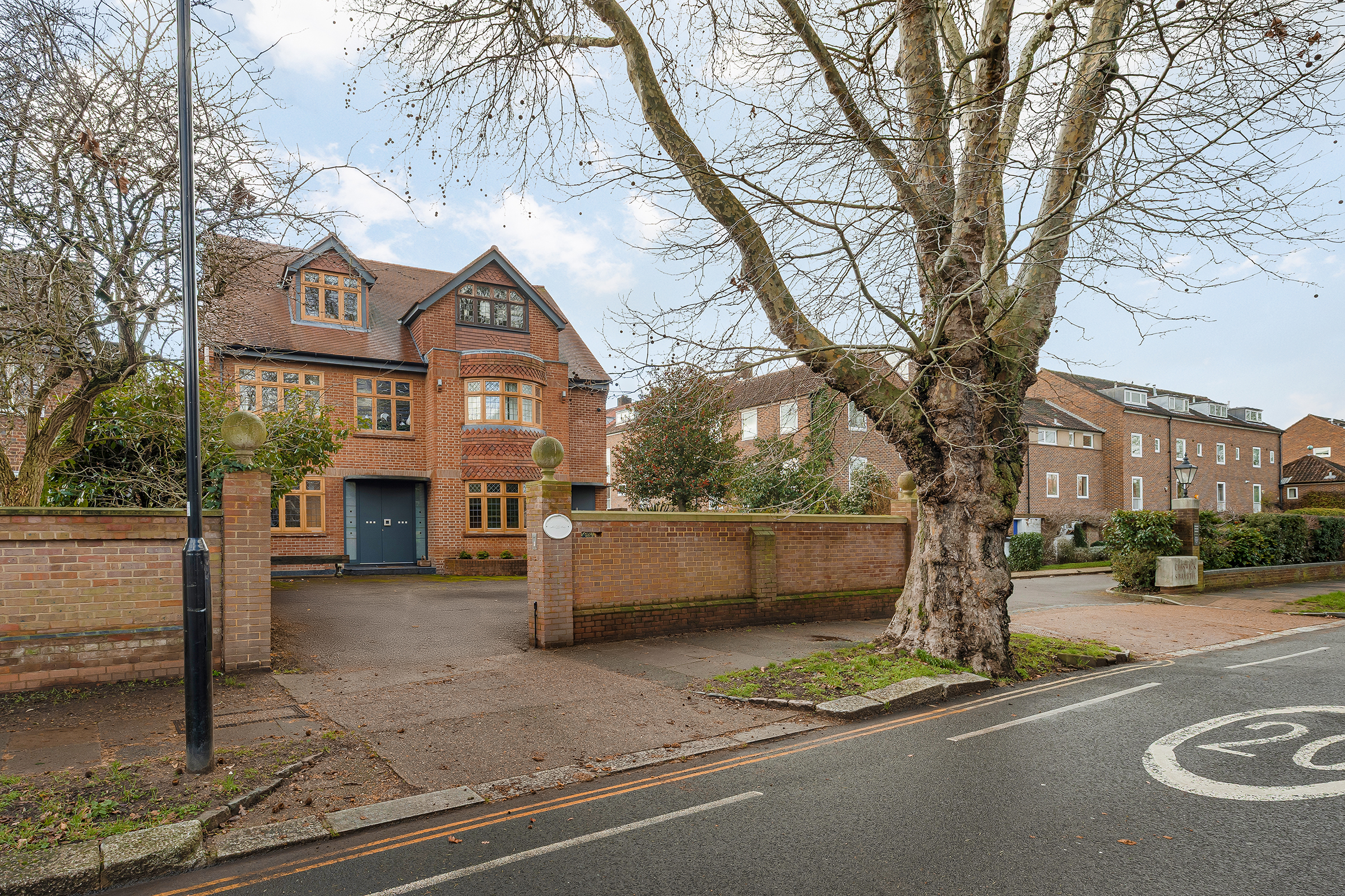 5 bedroom detached house for sale in London