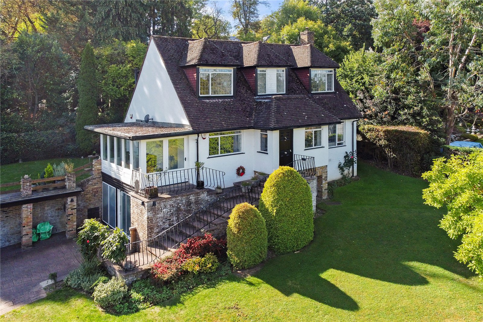 4 bedroom detached house for sale 0