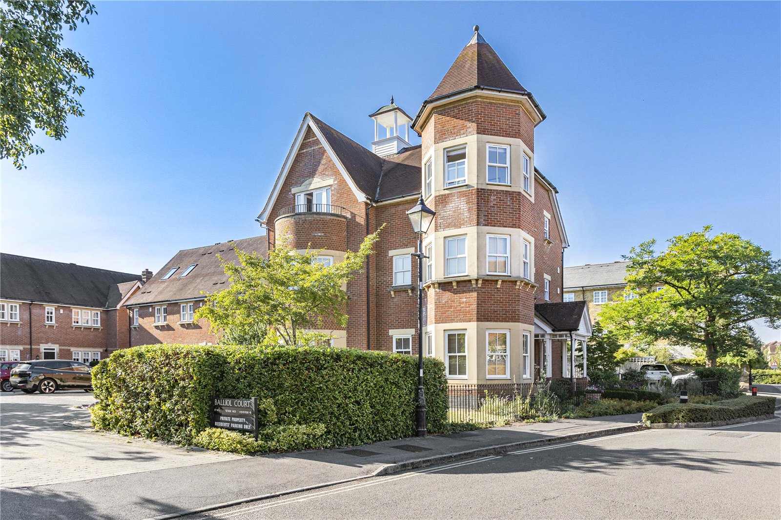 2-bed flat on 54 Balliol Court,, Rutherway, Oxfordshire, £650,000