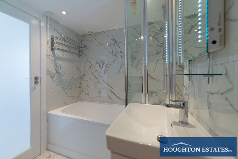 32, Bristol Gardens, Maida Vale photo 4