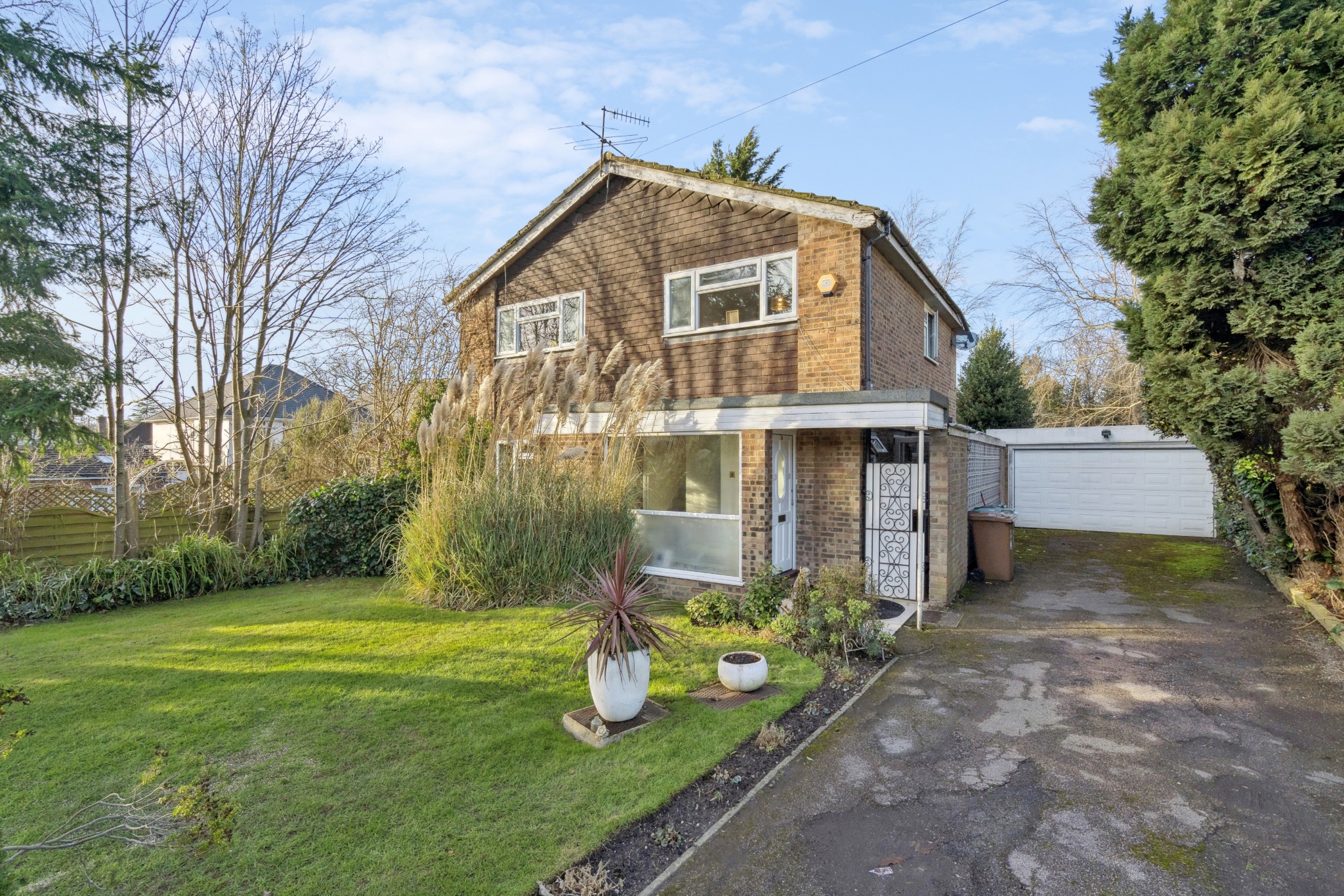4 bedroom detached house for sale 0
