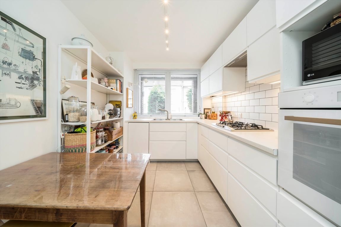 4 bedroom end terrace house for sale 0