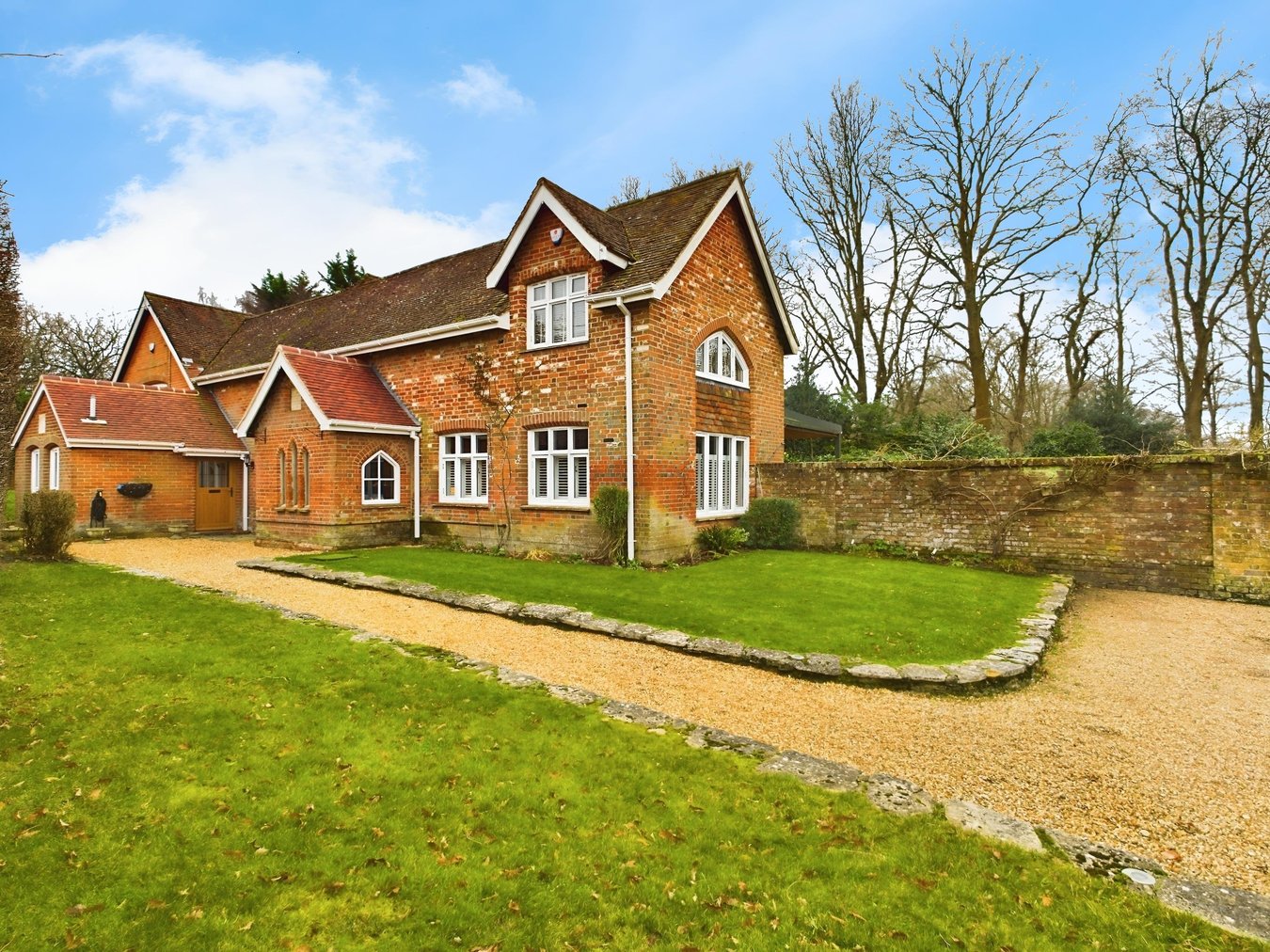 5 bedroom detached house for sale 0