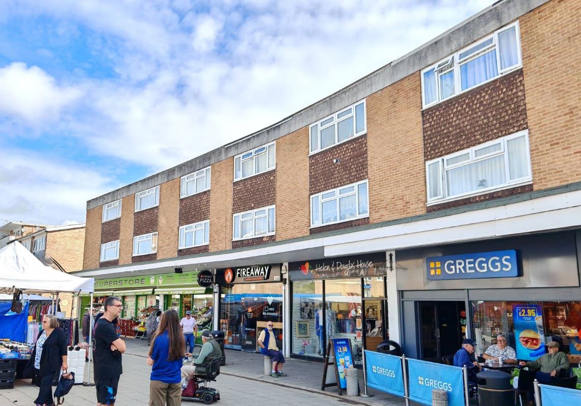 162, Crockhamwell Road, Reading photo 2