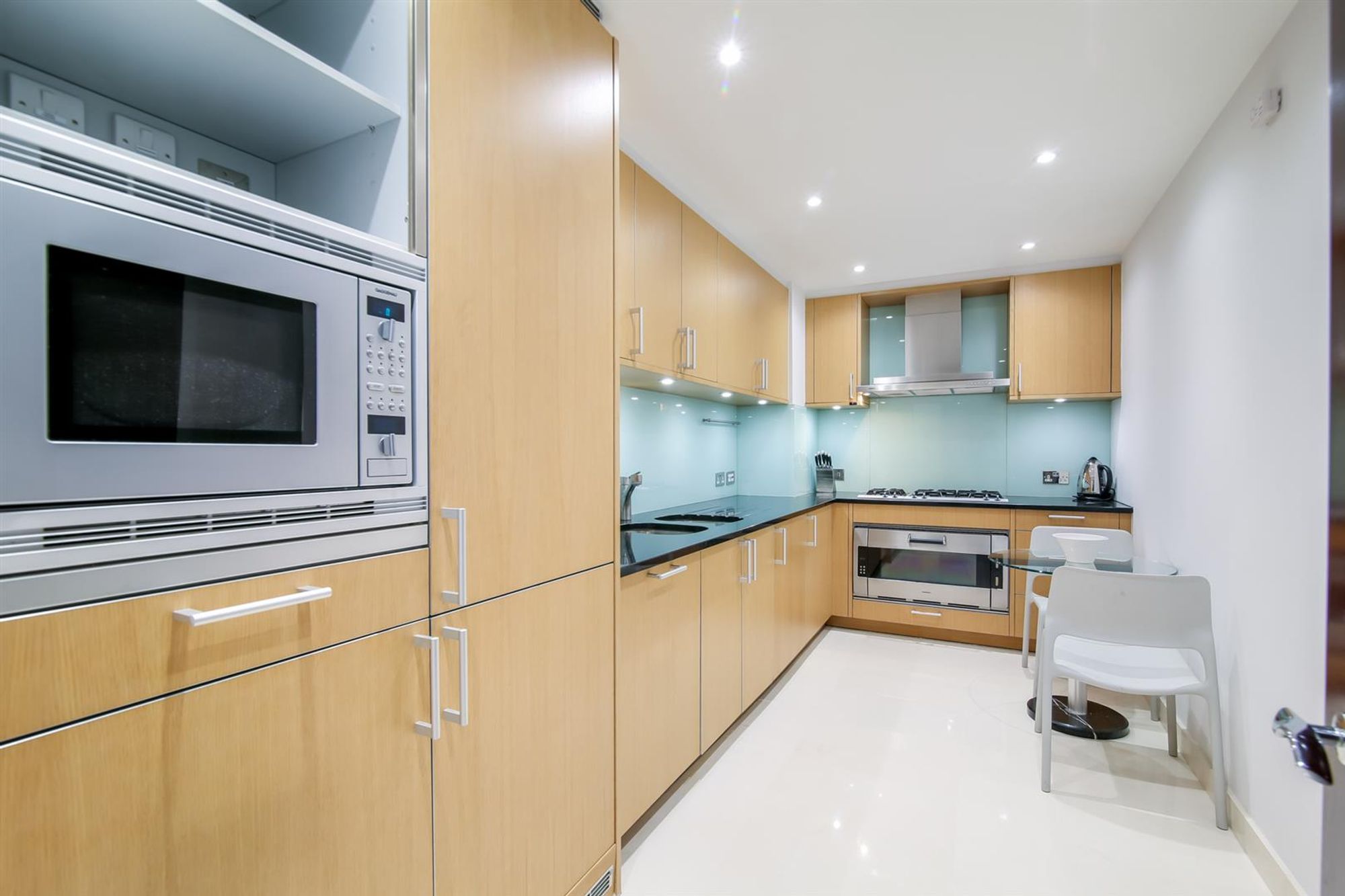 3 bedroom flat for sale 0