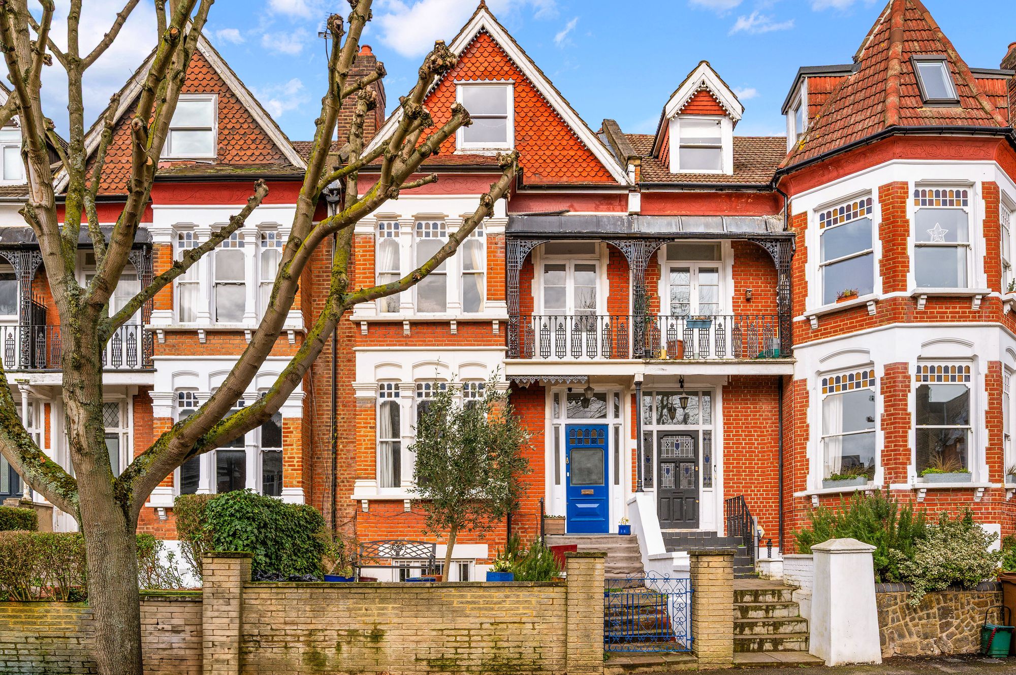6 bedroom terraced house for sale 0