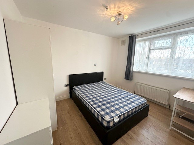 139 Montrose Avenue,, Montrose Avenue, Edgware photo 5