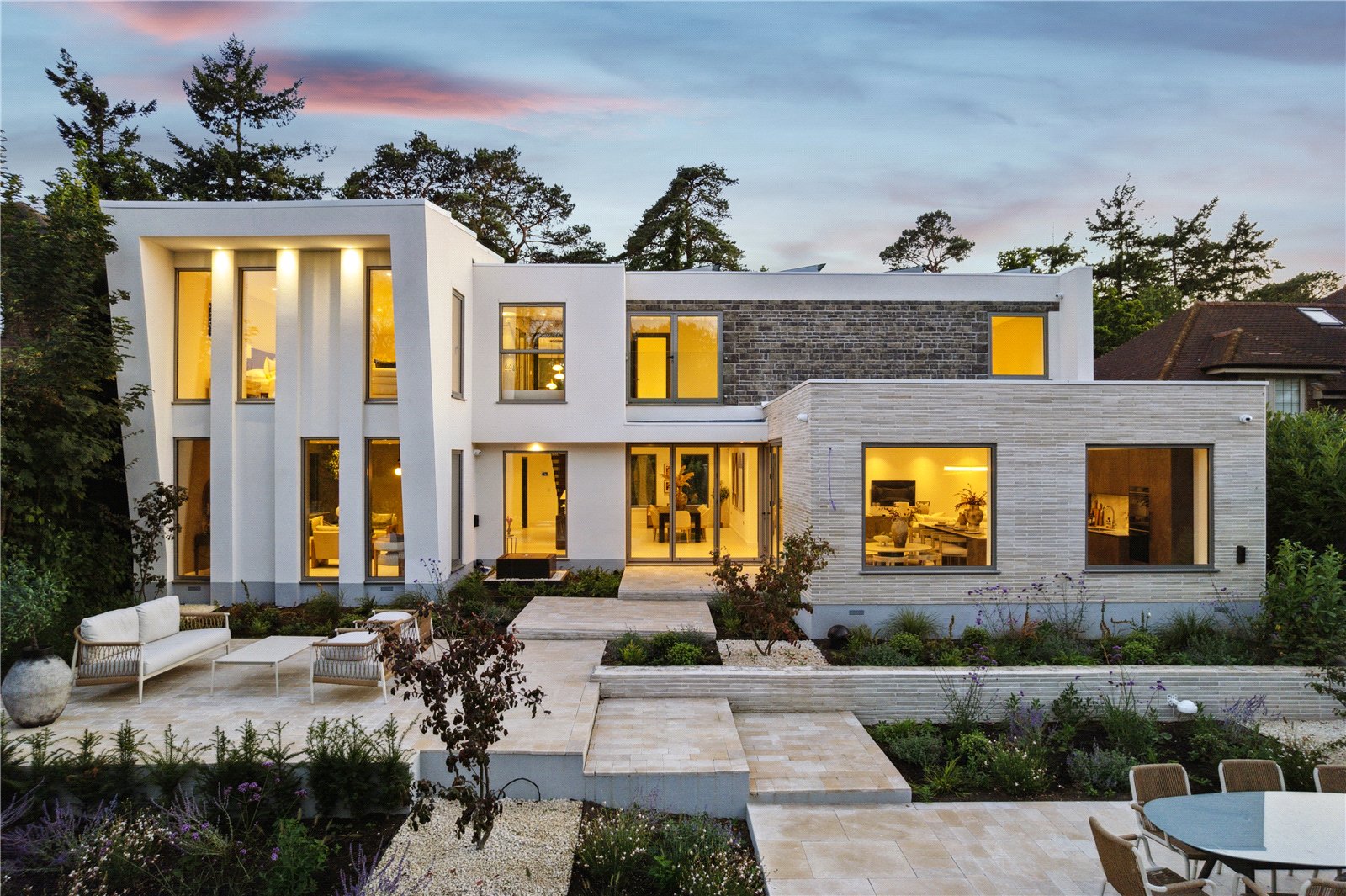 3 bedroom flat for sale