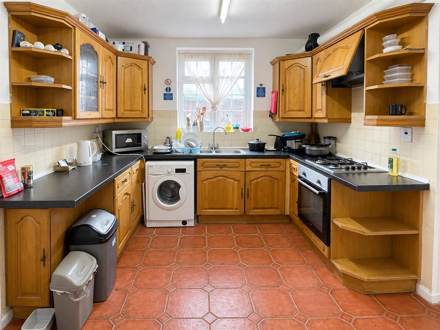 83, Merlin Crescent, London photo 5