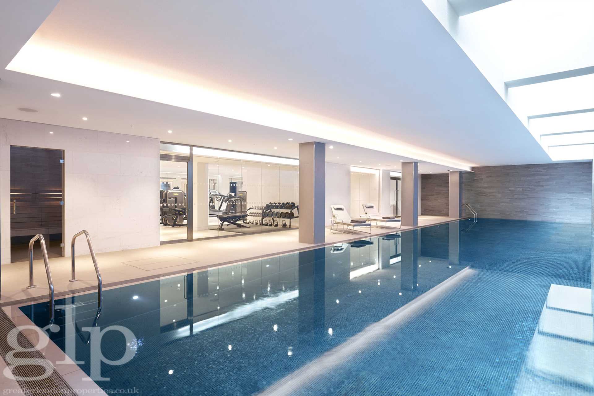 South Bank Tower,Pool & Sport