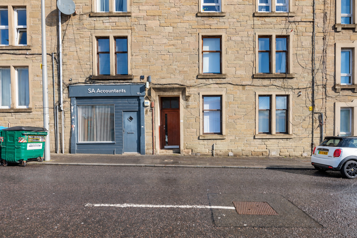 2 bed flat for sale