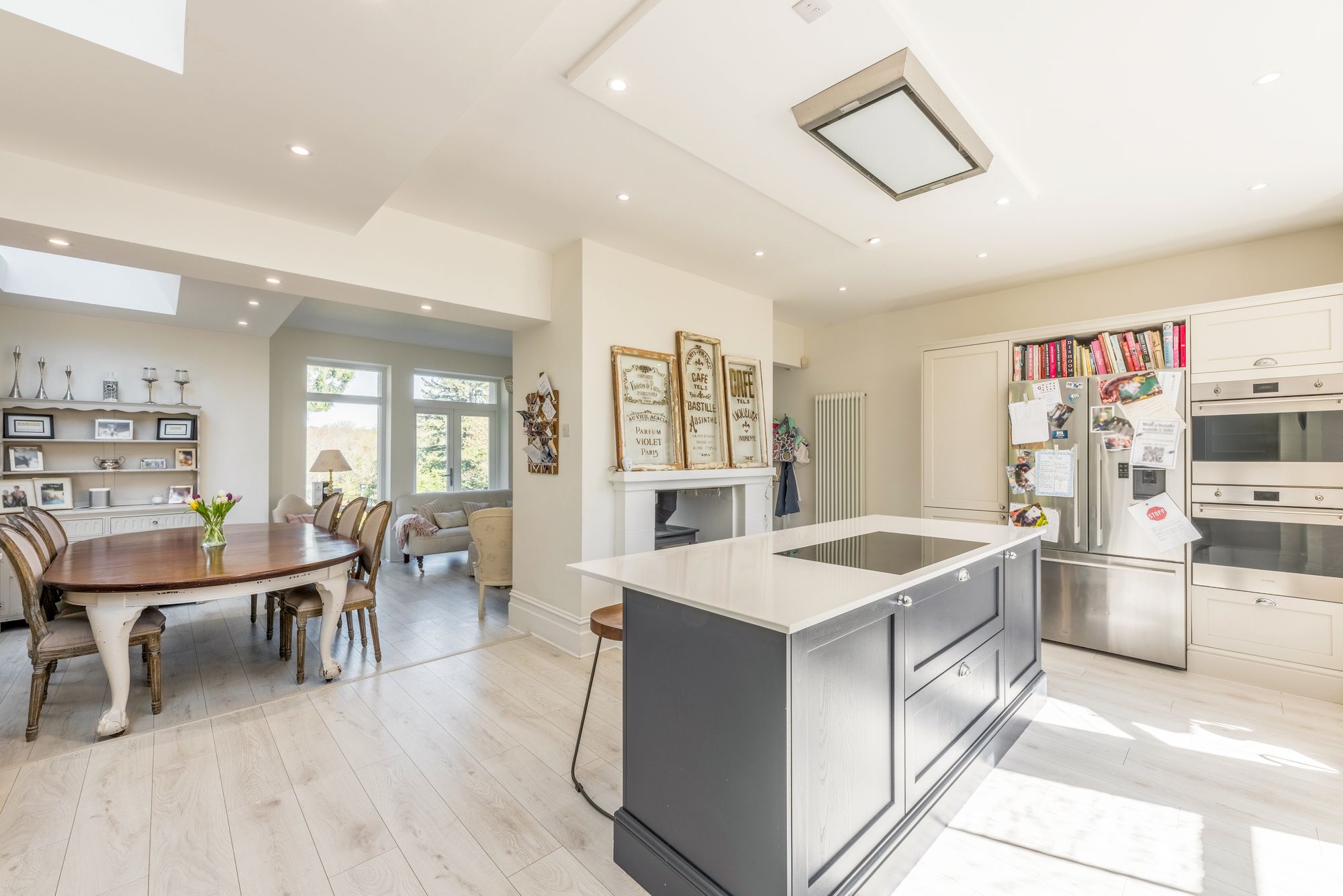 6 bedroom detached house for sale 0