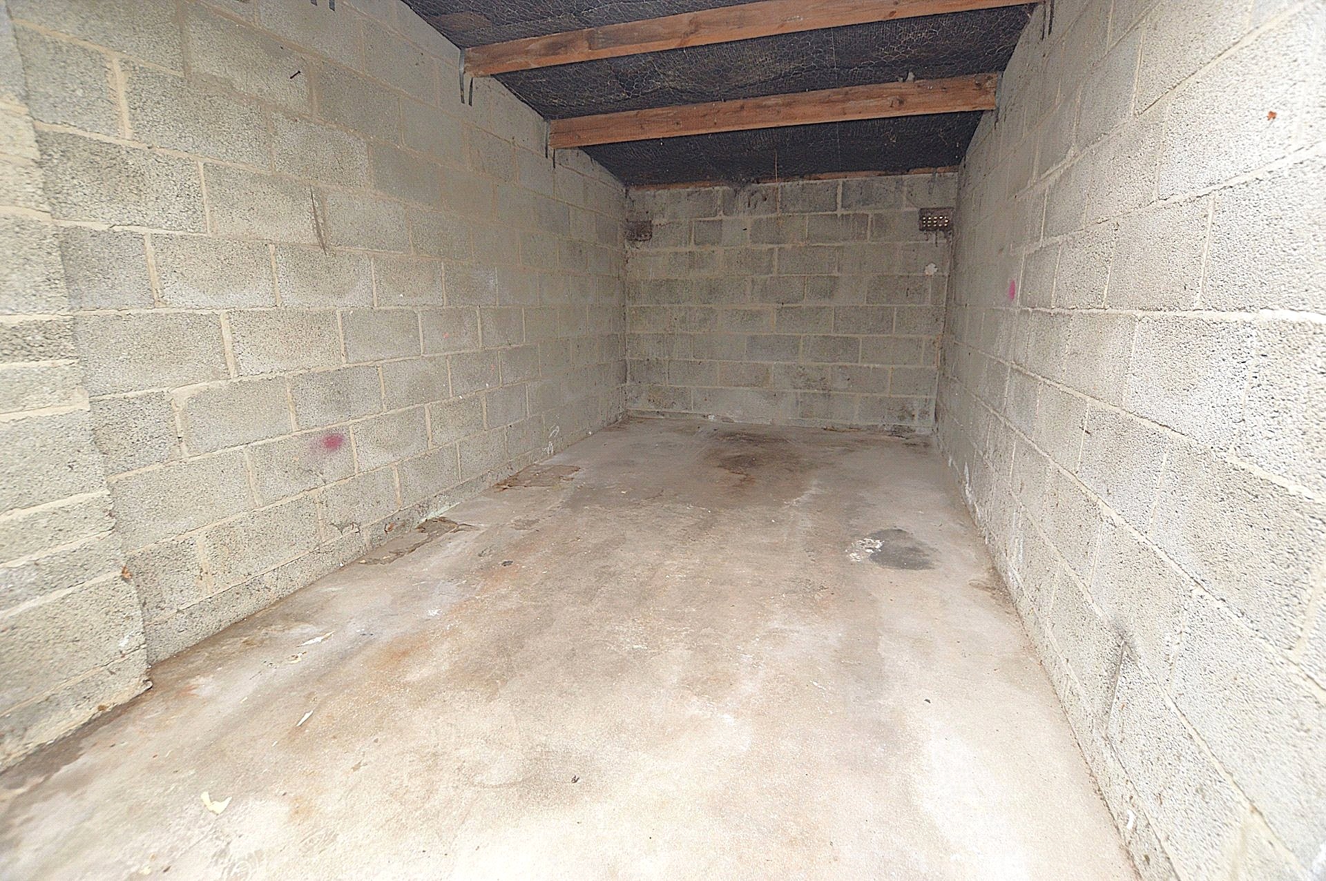 Garage 21,, Drake Gardens, Devon photo 4