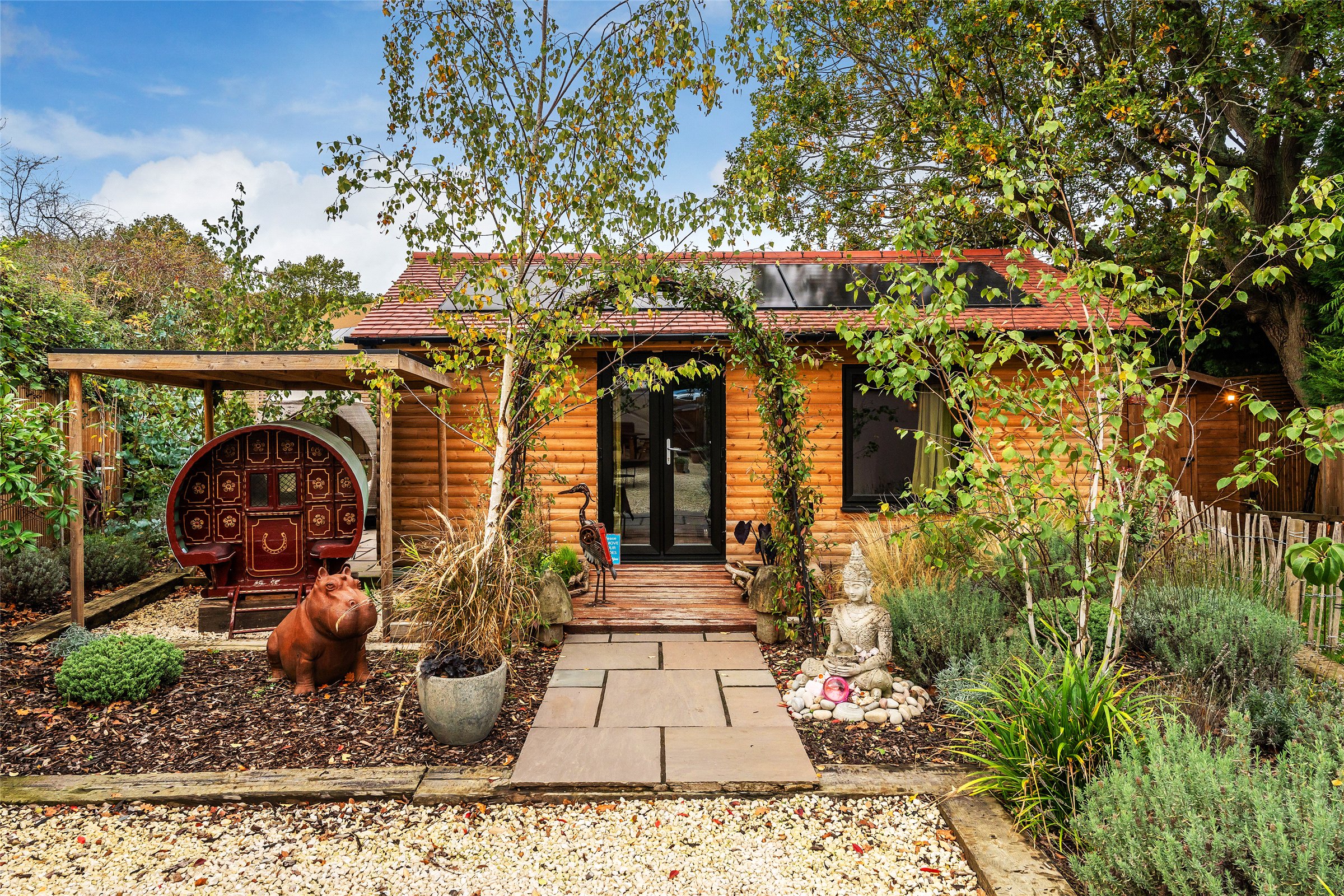 5 bedroom cottage for sale 0