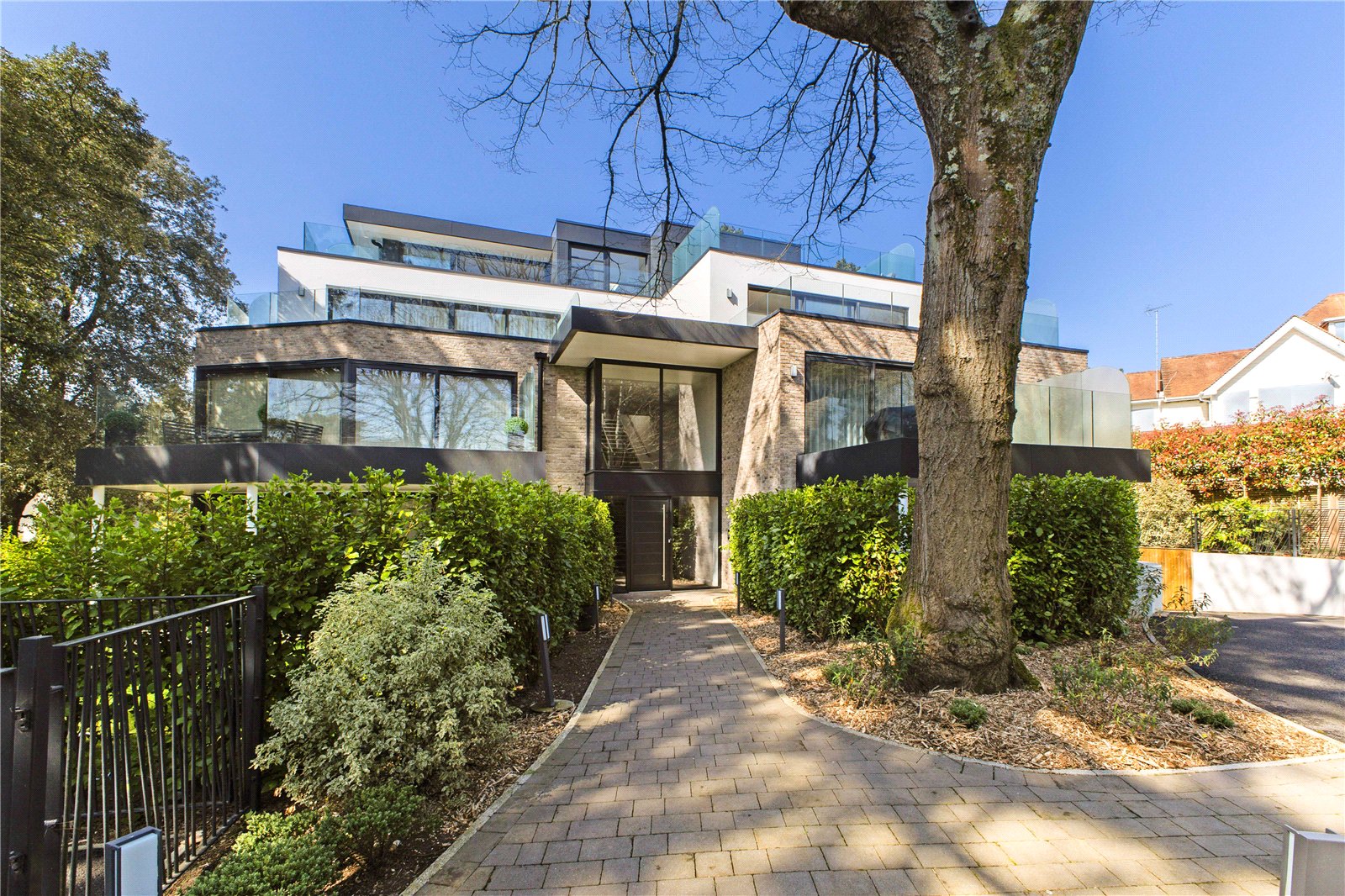 3 bedroom flat for sale 0