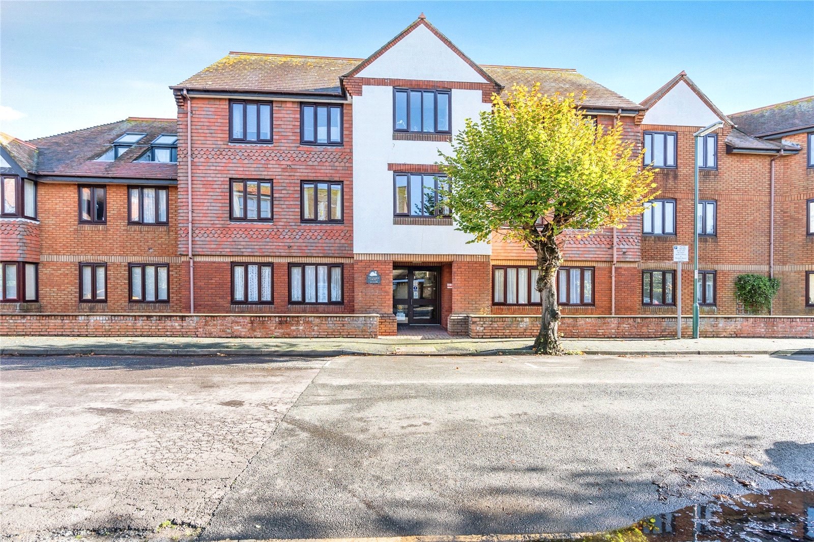 2-bed flat on Flat 67, Sovereign Court,, Campbell Road, West Sussex, £95,000