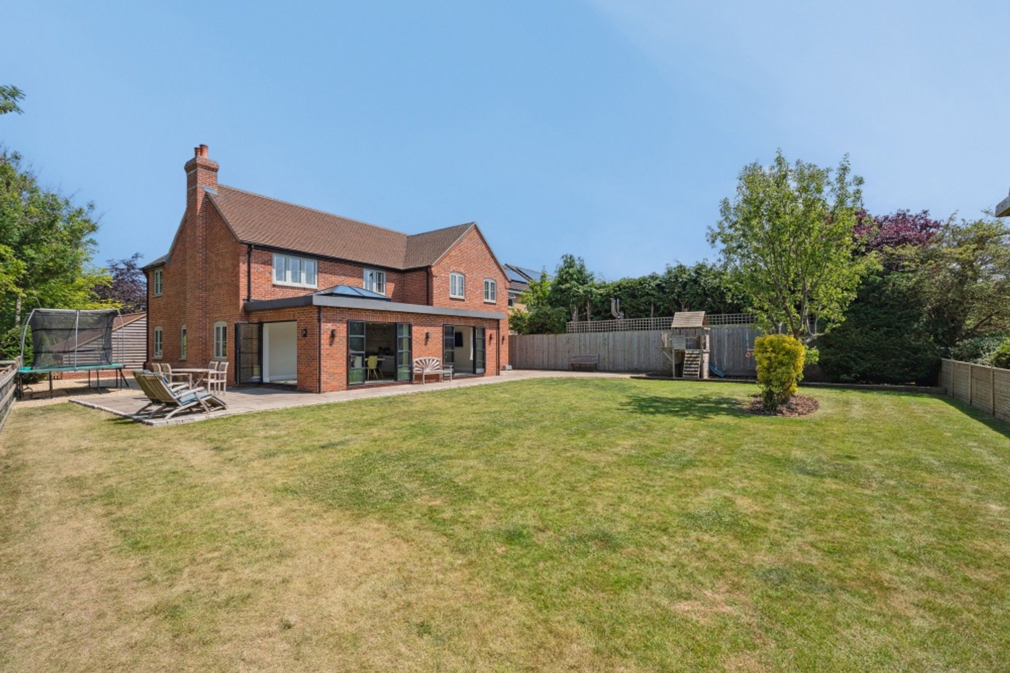 5 bedroom detached house for sale 0