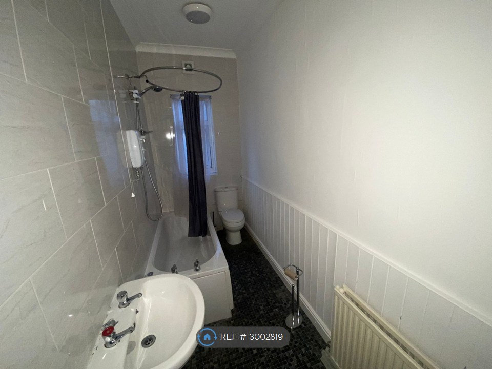 Aketon Road, Castleford photo 5