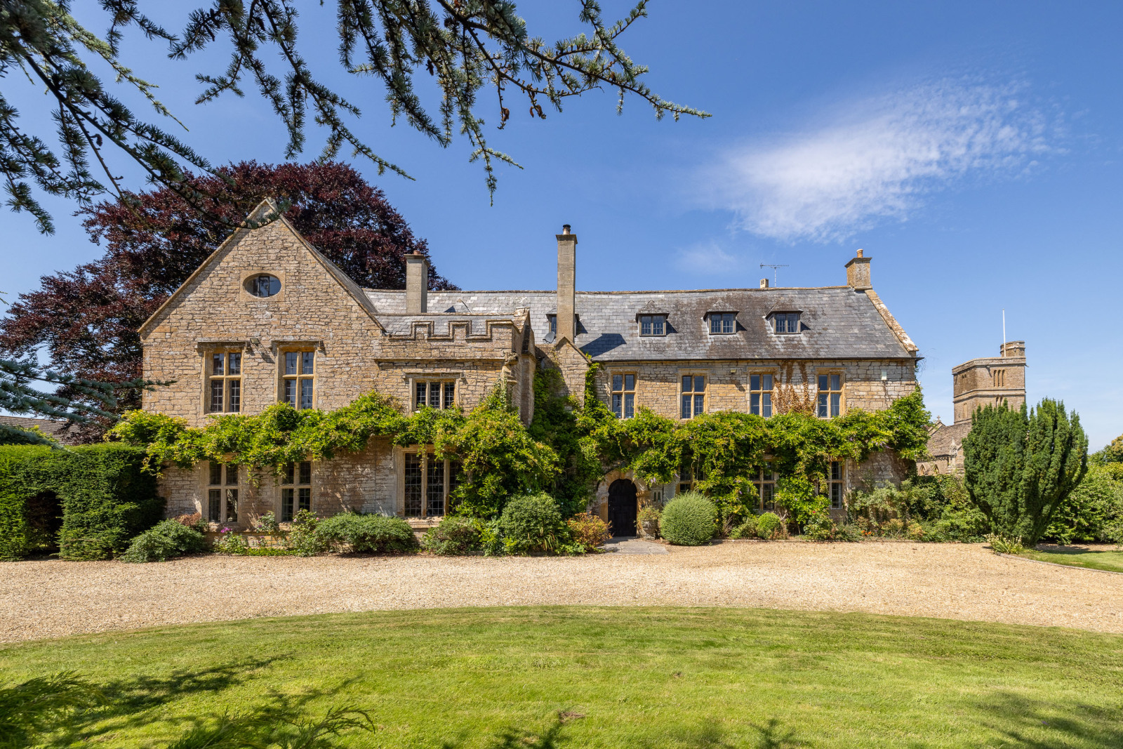 6 bedroom detached house for sale