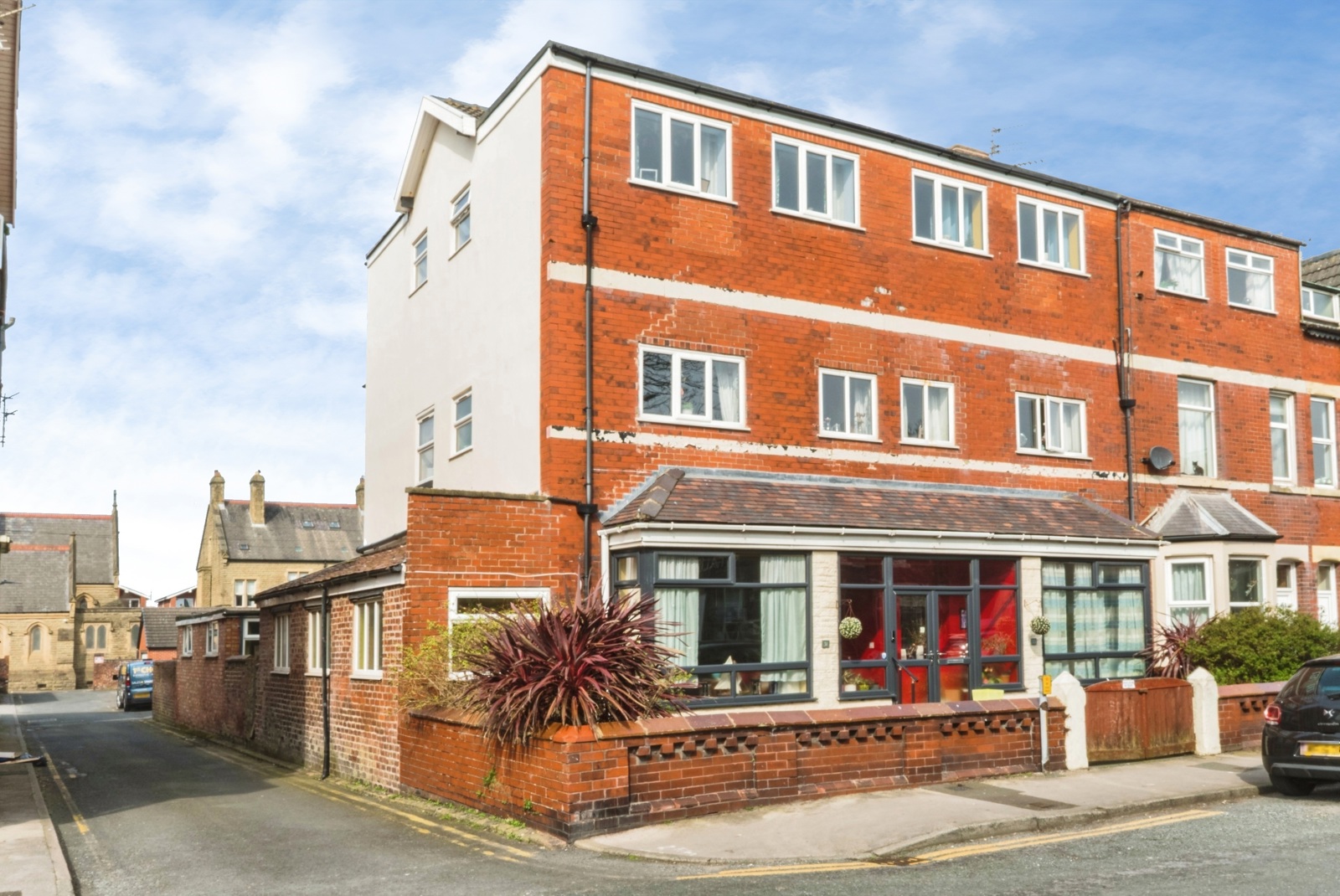 8-bed house on 31-33, St. Albans Road, Lancashire, £399,995