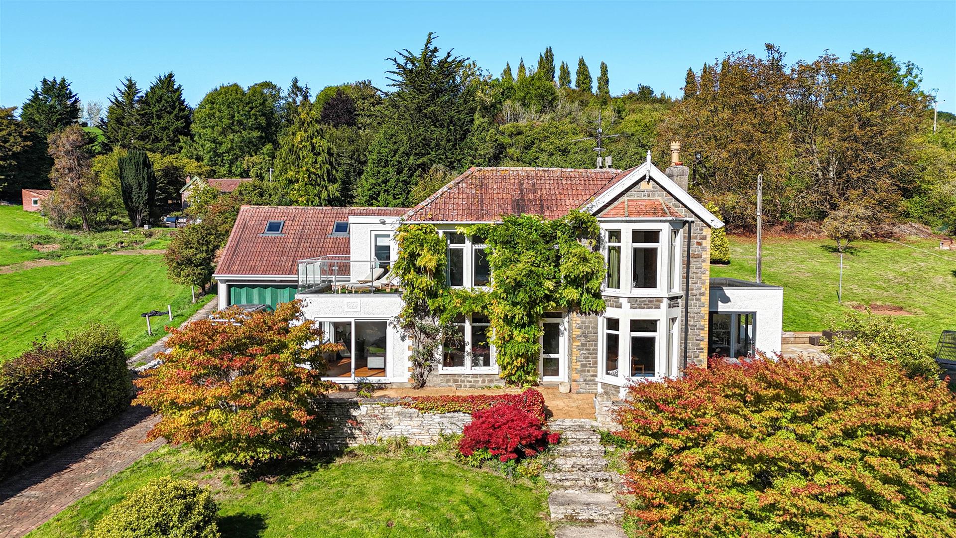 4 bedroom detached house for sale 0