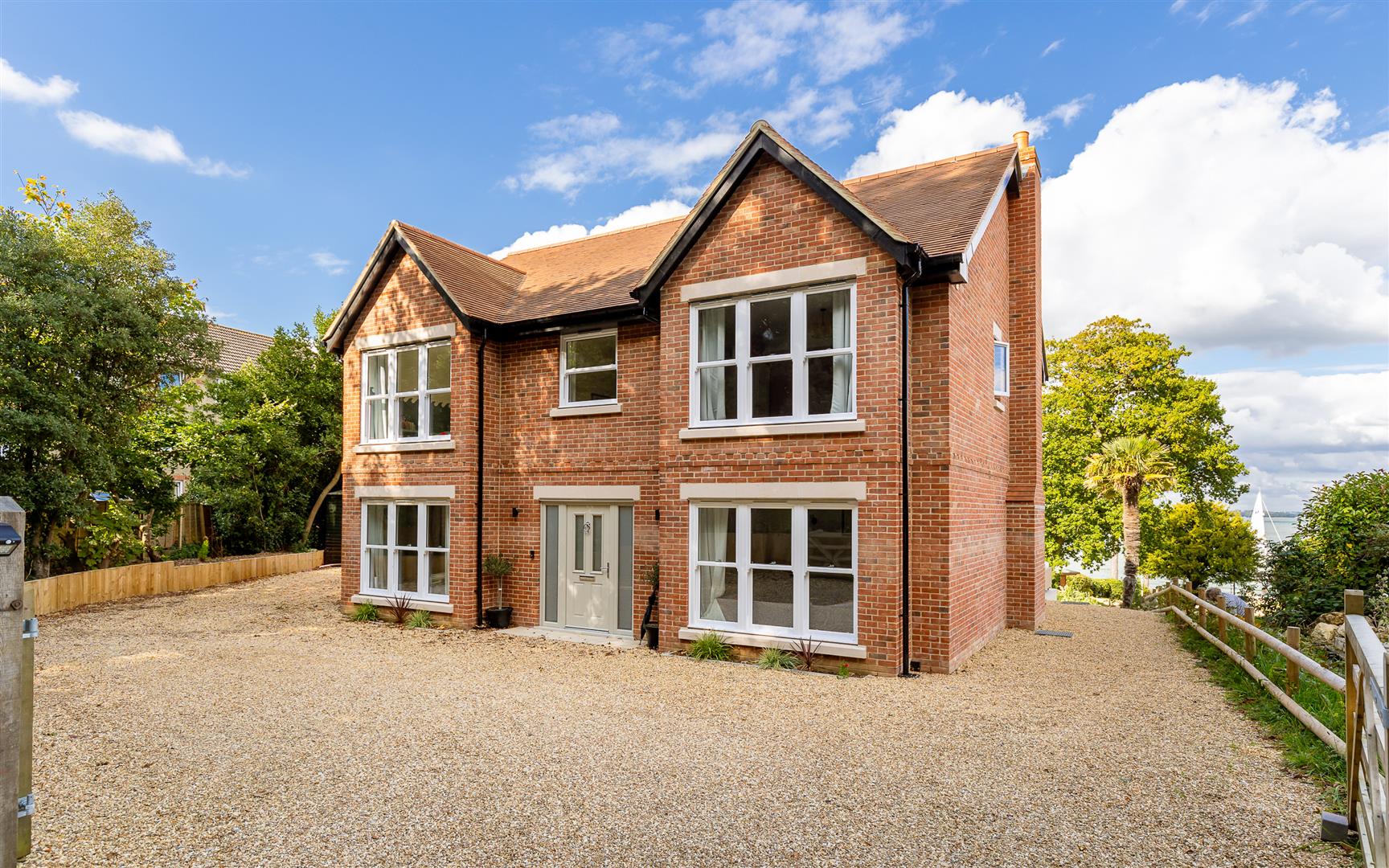 4 bedroom detached house for sale 0
