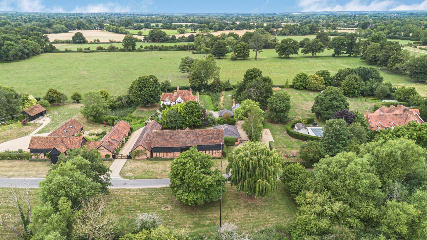 5 bedroom detached house for sale 0