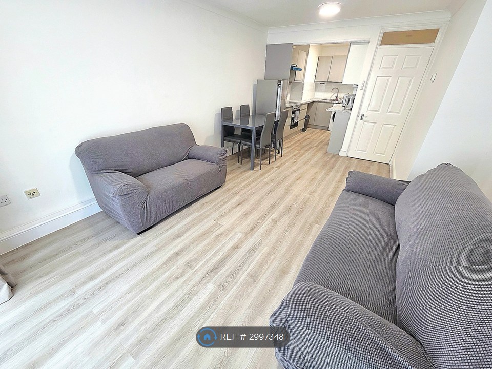 Flat, Ashwood Court Wembley Park Drive, Wembley photo 4