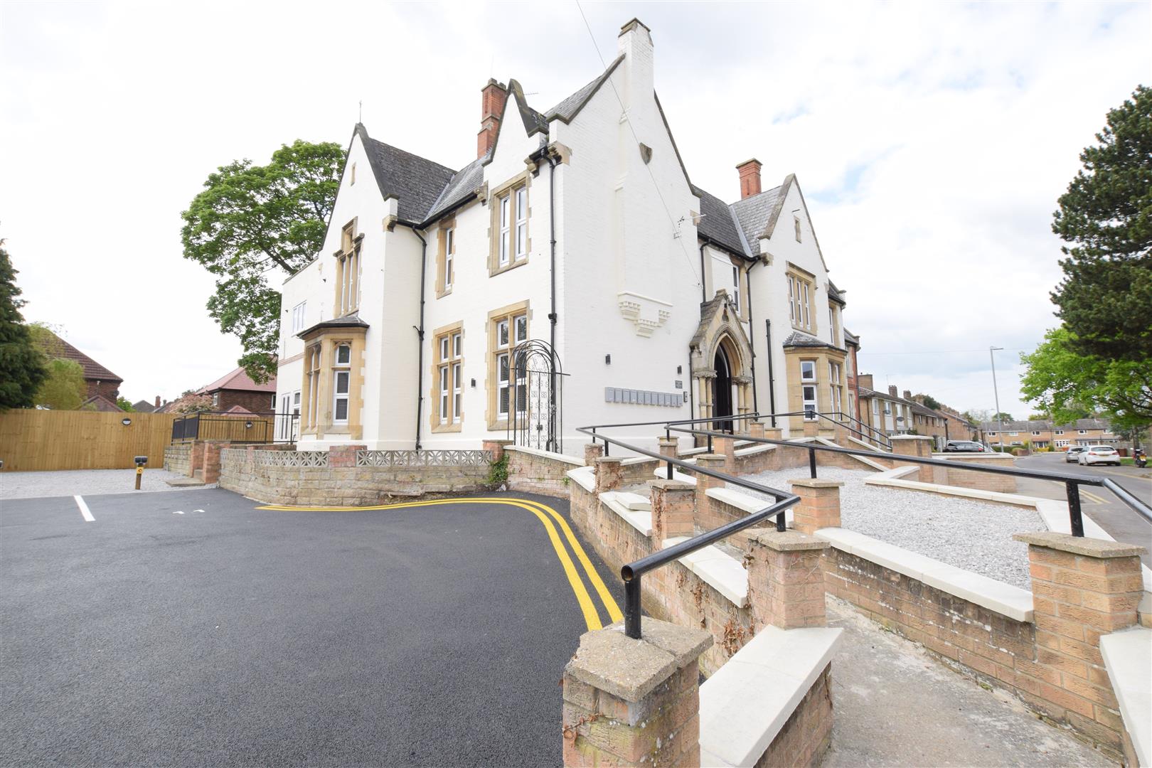 20 bedroom detached house for sale 0