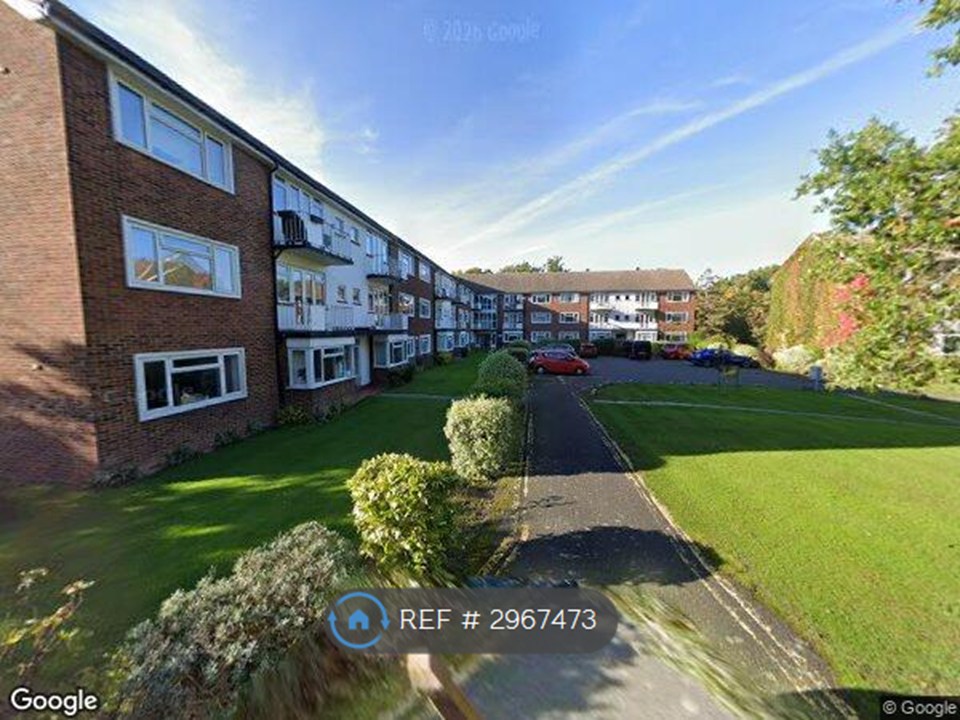 Hollingsworth Court, Lovelace Gardens, Surbiton photo 2