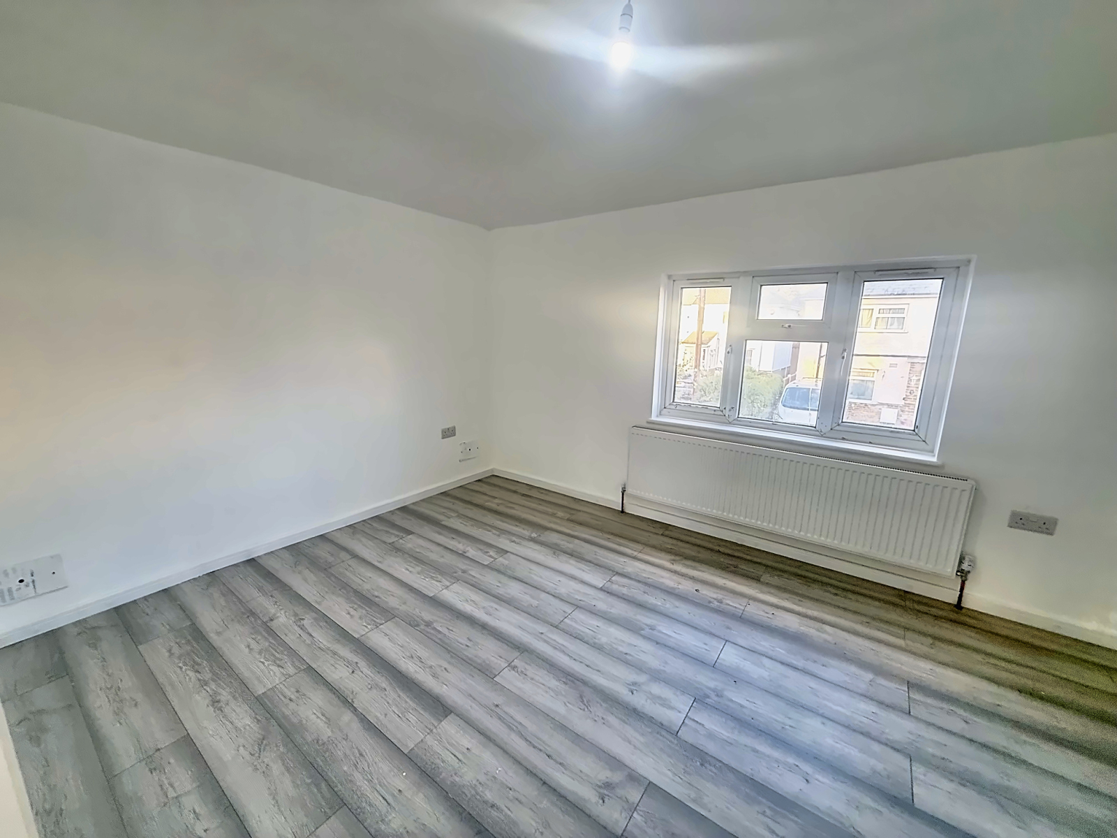 Nelson Close, Hillingdon photo 4