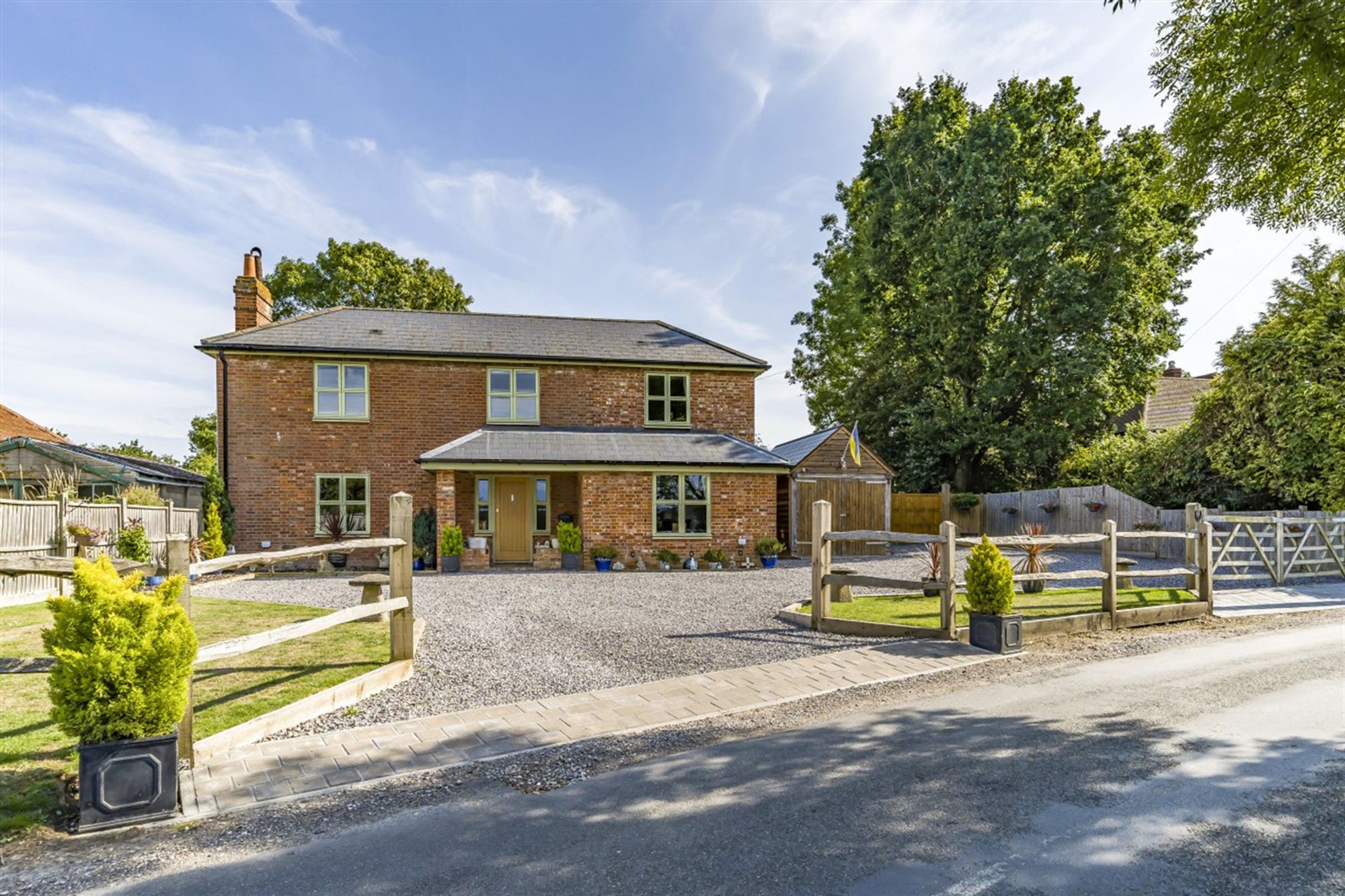 4 bedroom detached house for sale in Hayling Island