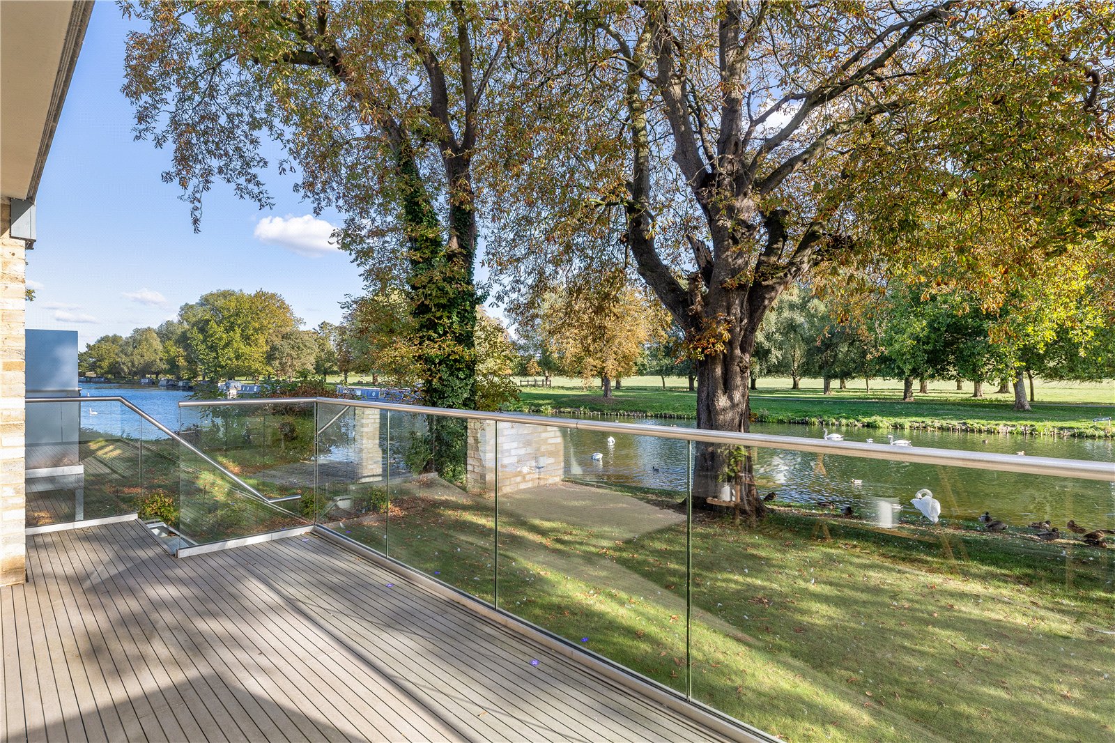 5 bedroom detached house for sale 0