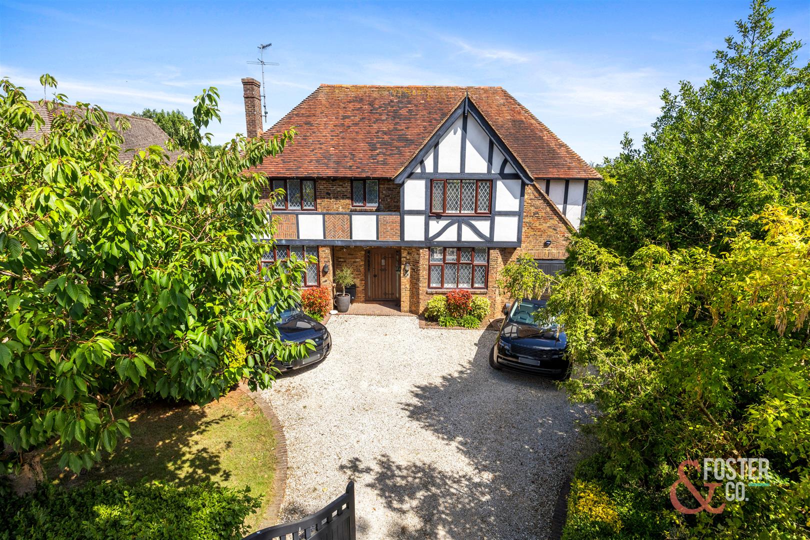 4 bedroom detached house for sale in Bromley