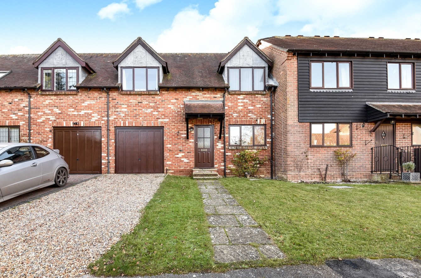 Free property report 11 Selham Close, Chichester, PO19 5BZ Chimnie