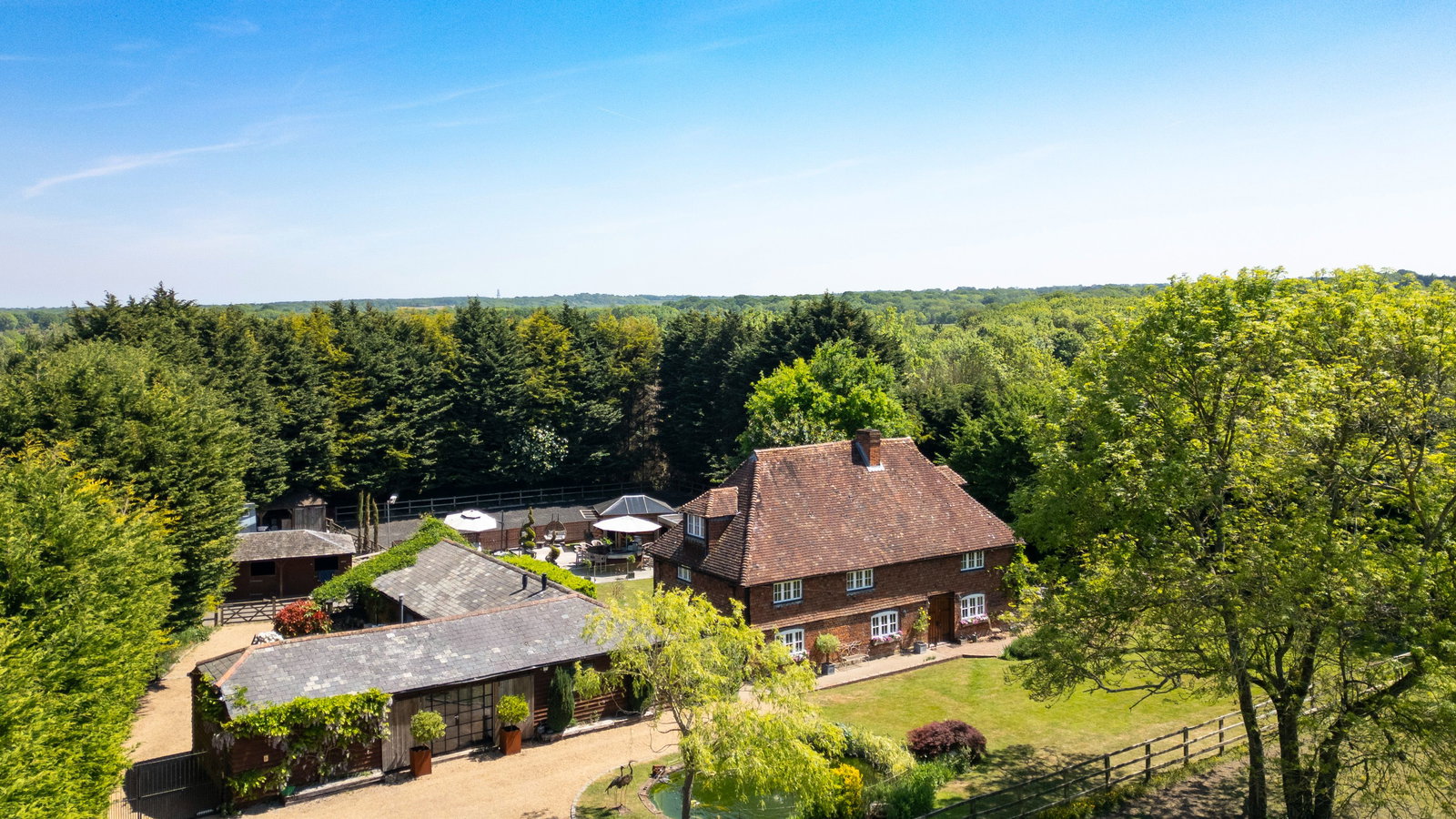 5 bedroom detached house for sale 0