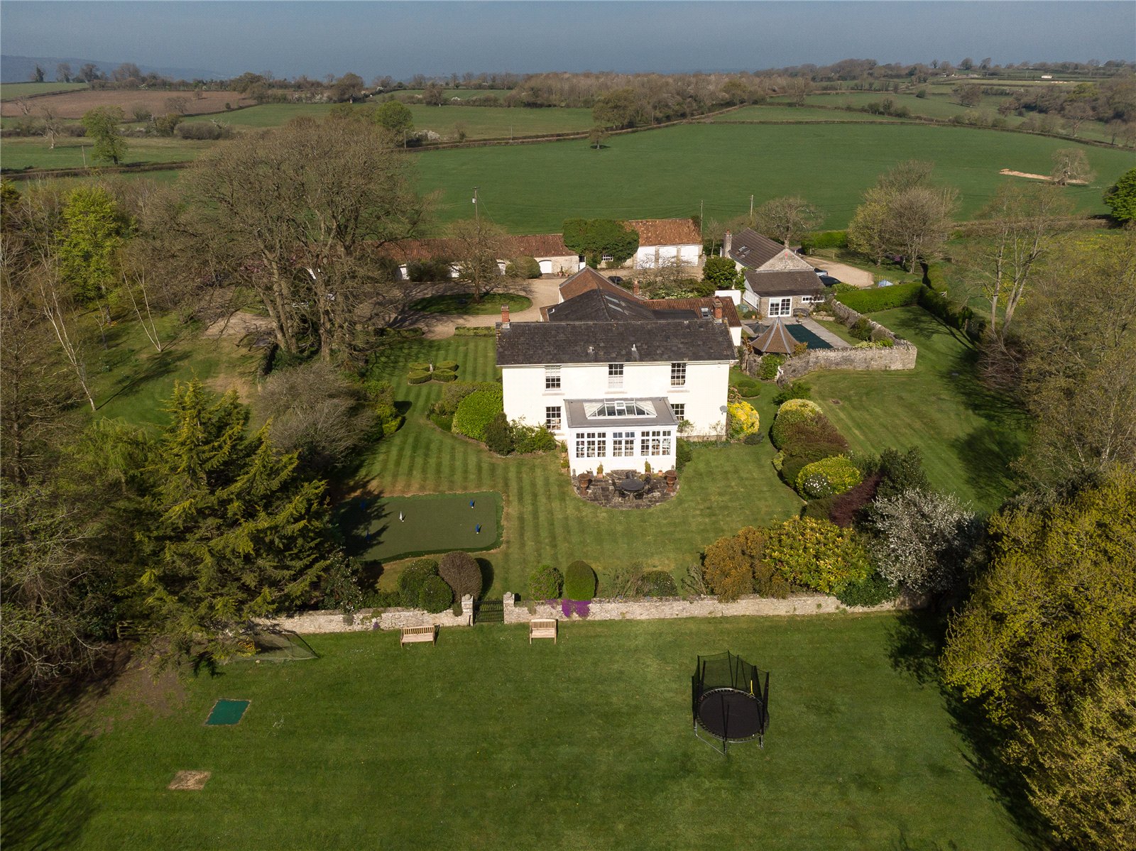 6 bedroom detached house for sale 0