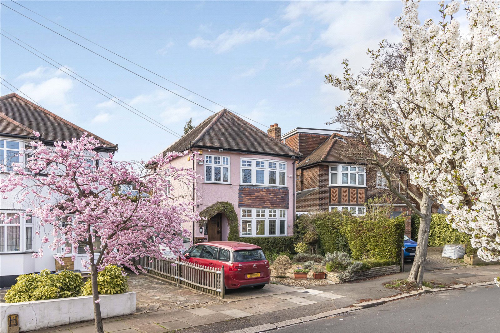 3 bedroom detached house for sale 0