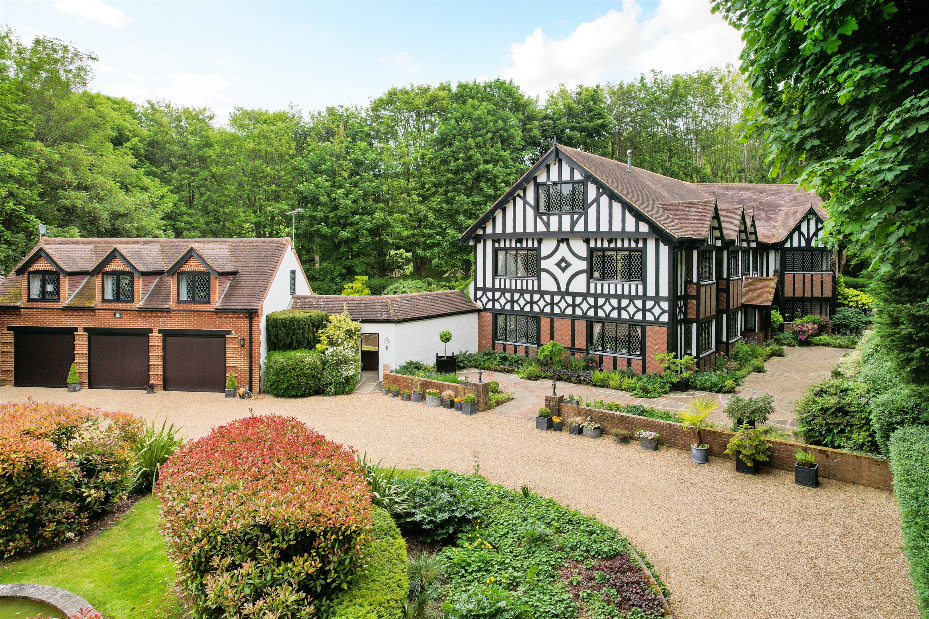 7 bedroom detached house for sale 0