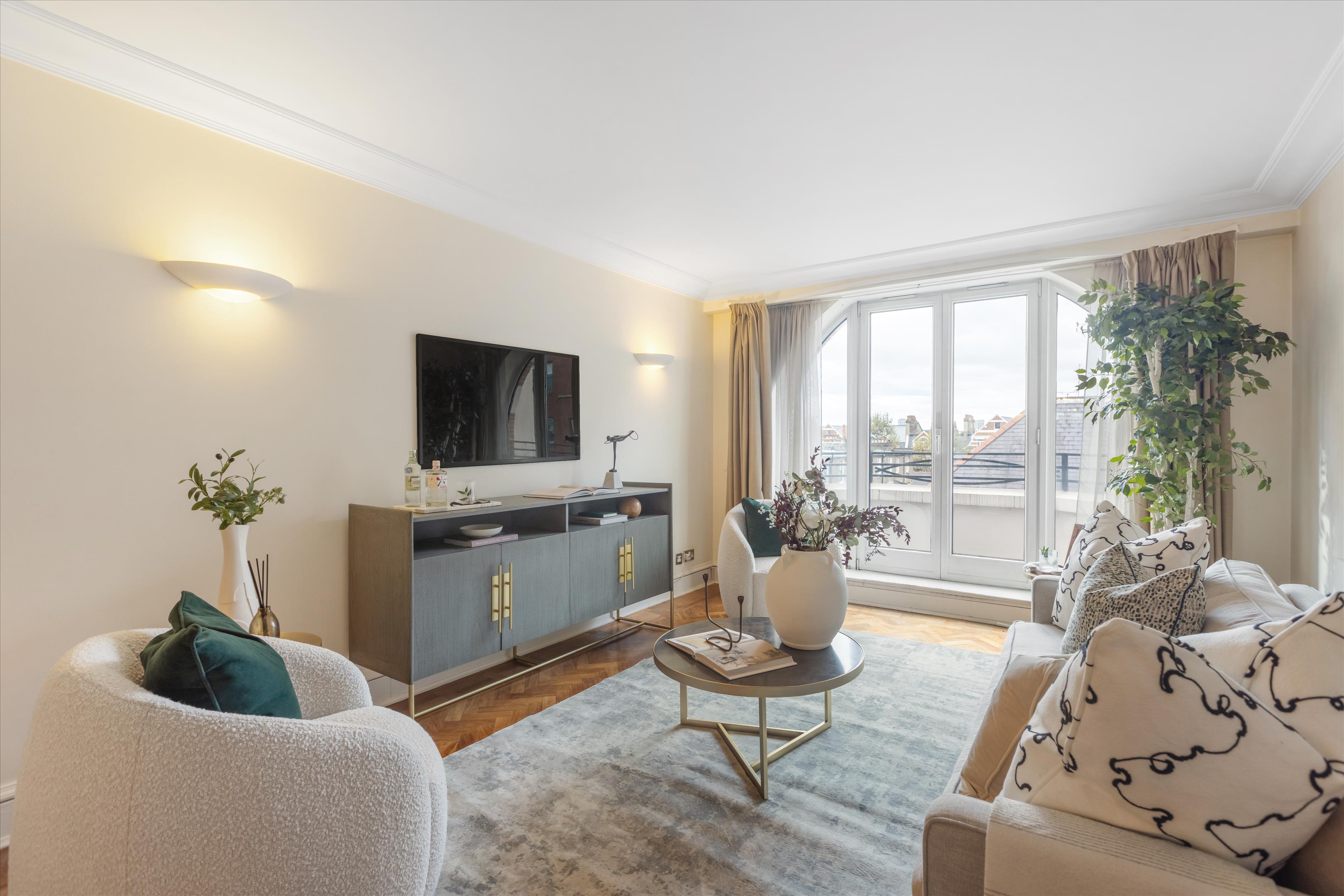 3 bedroom flat for sale 0