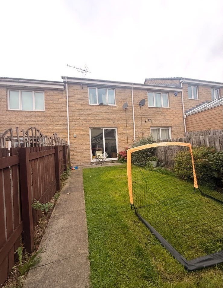 12,, Knights Way, West Yorkshire photo 4
