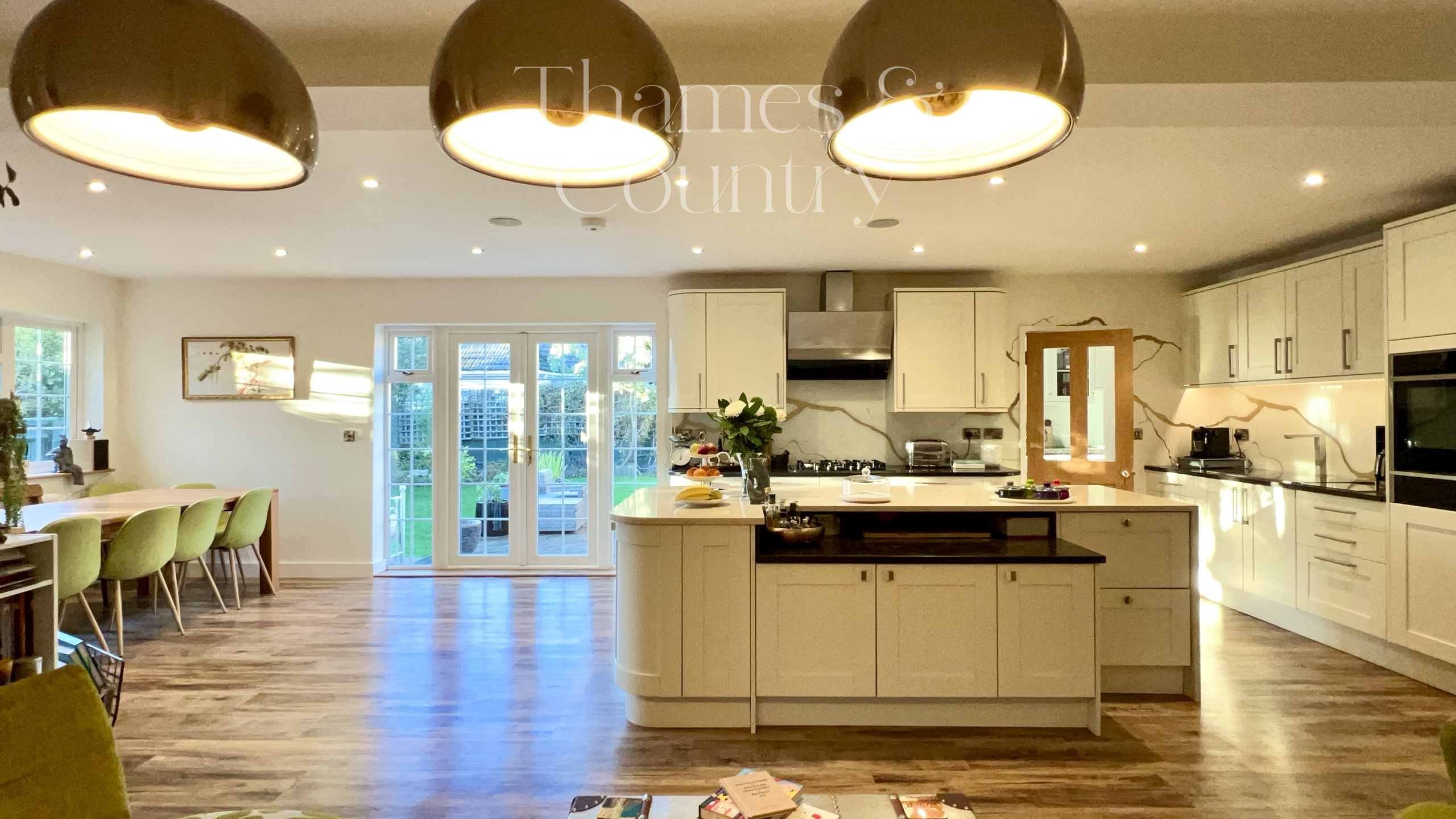 5 bedroom cottage for sale 0