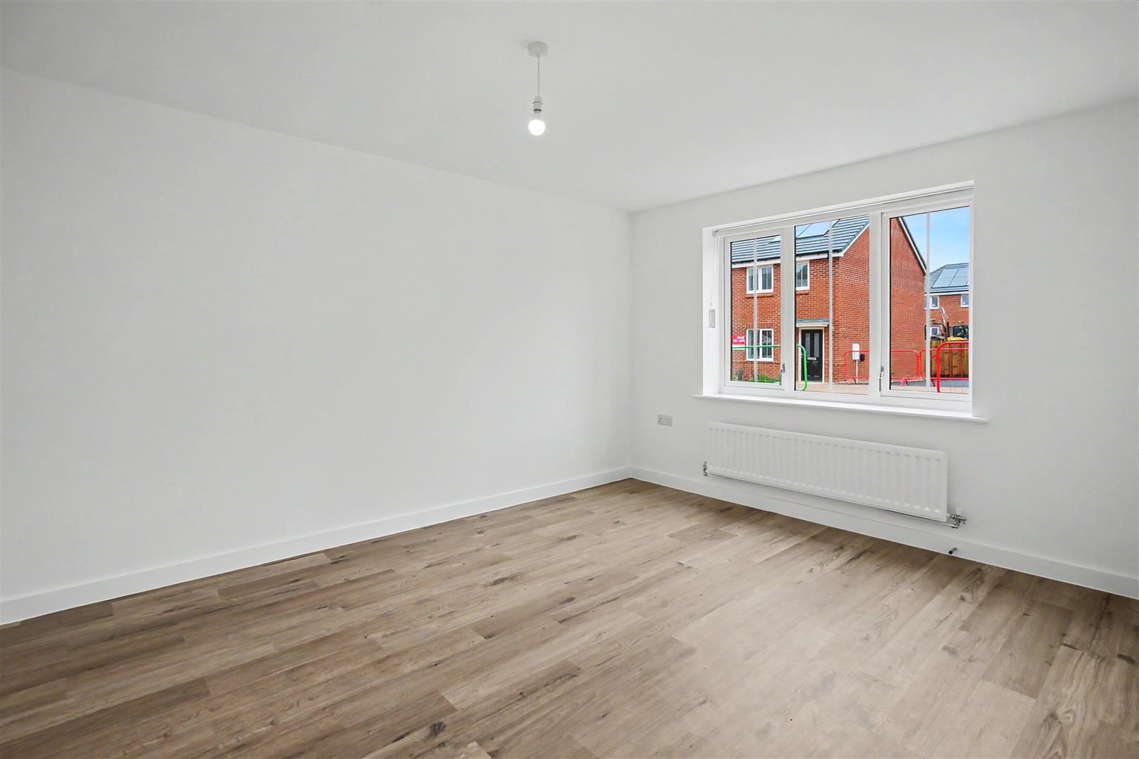 14, Wheatsheaf Close, Wellingborough photo 4